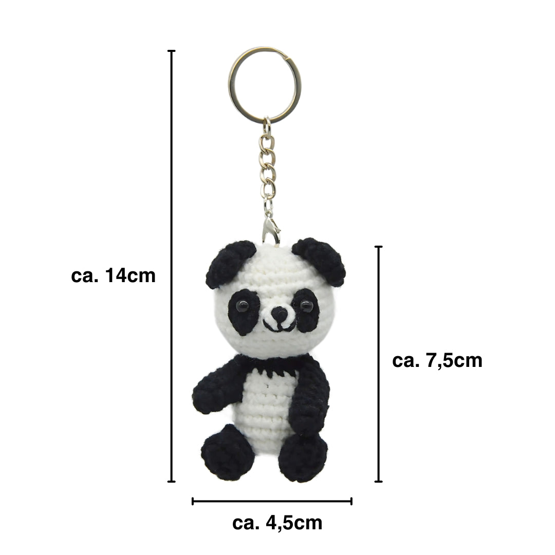 gehäkelter Panda Anhänger bemaßt